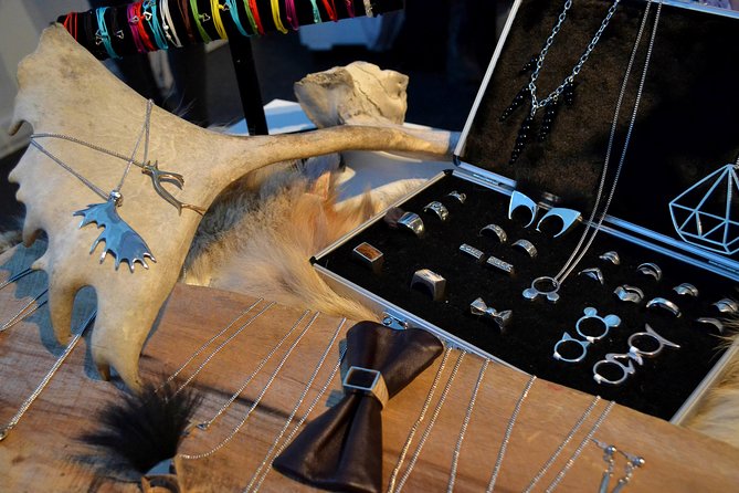Small-Group Montreal Designers Shopping Tour with a Style Coach - Outremont: finish with a more focused search