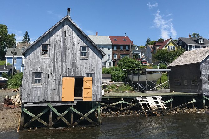 Small Group Tour - Peggy's Cove, Lunenburg, the Annapolis Valley - Lunenburg: colorful streets and a proper lunch break