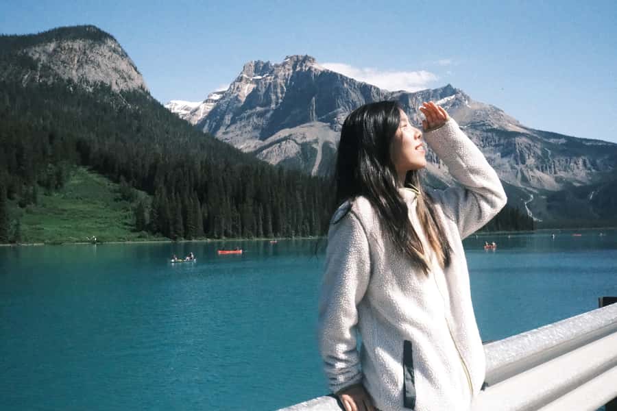 Small Grp: Emerald Lake (Optional Canoe) & Takakkaw Falls - Starting from Calgary, Canmore, or Banff