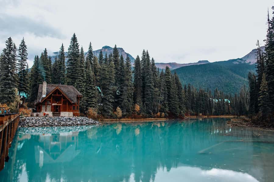 Small Grp: Emerald Lake (Optional Canoe) & Takakkaw Falls - The optional Emerald Lake canoe ride