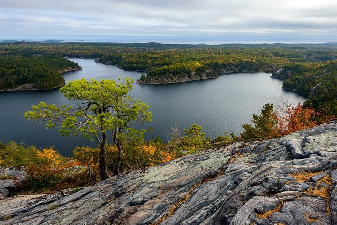 Smartphone Audio Driving Tour between Huntsville & Toronto - Muskoka lakes, town names, and the river-front village