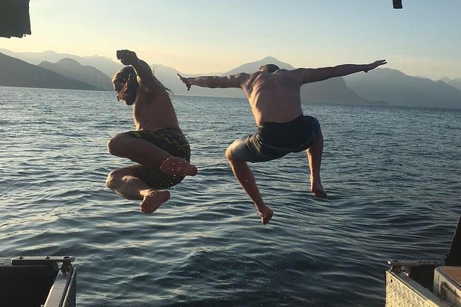Snorkel, Kayak, and Seal Adventure: Vancouver Boat Tour - Changing between snorkeling and kayaking