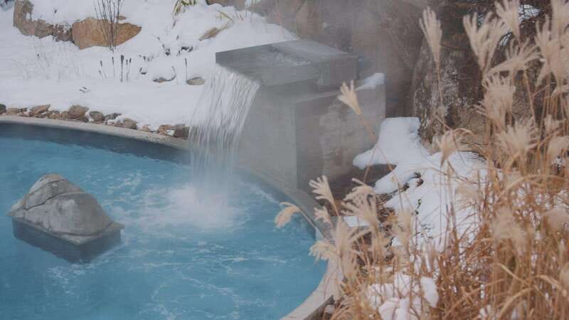 Stoneham: Nordic spa Thermal Experience - The Jacques-Cartier River is the memorable feature