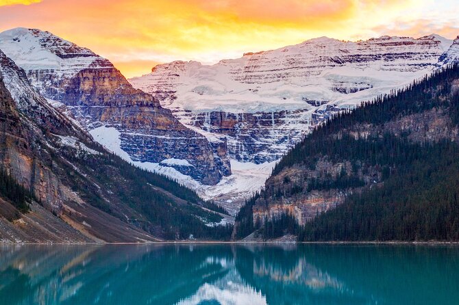 Sunrise Moraine Lake and Lake Louise - Who will get the most from this tour