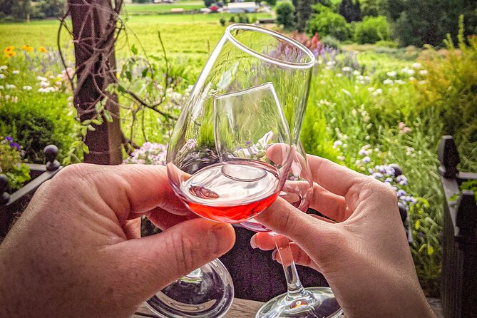 Sunset Sip Wine Tour - What the guides add to the experience