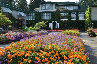 The Butchart Gardens Express Shuttle from Downtown Victoria