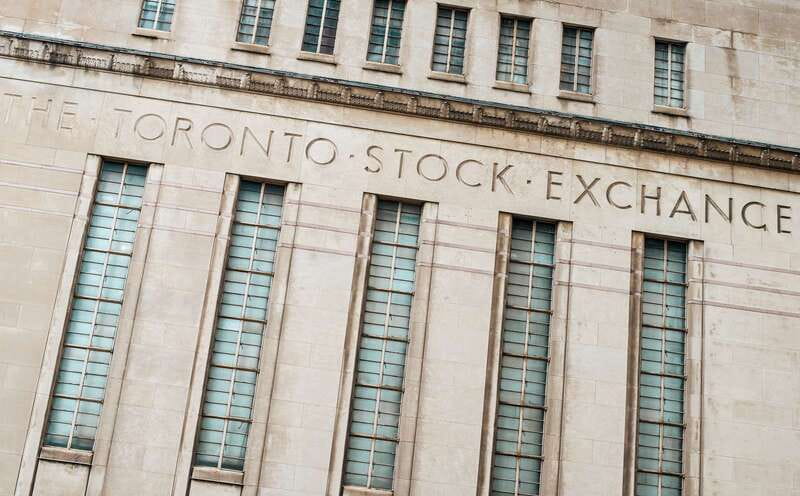Toronto: 2-Hour Downtown Walking Tour - Bay Street, the Toronto Stock Exchange, and Union Station