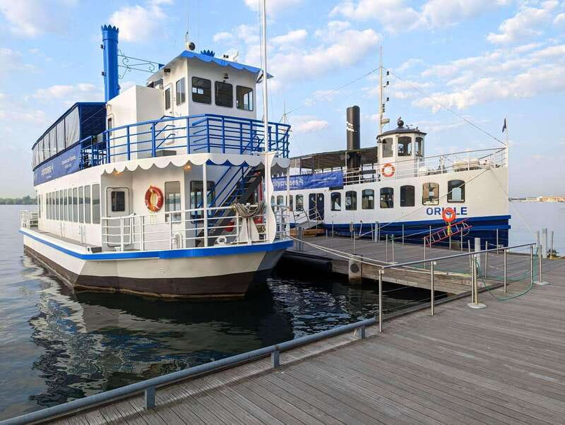 Toronto: City Views Harbor Cruise - Choosing between Oriole and Showboat