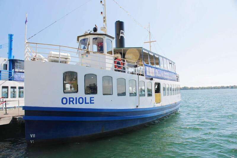 Toronto: City Views Harbor Cruise - Open-air views, indoor shelter, and basic seating