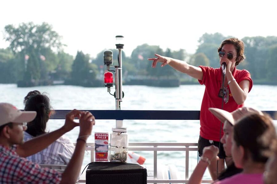 Toronto: Guided Harbour and Islands Sightseeing Cruise - Finding the Harbour Star at Harbourfront Centre