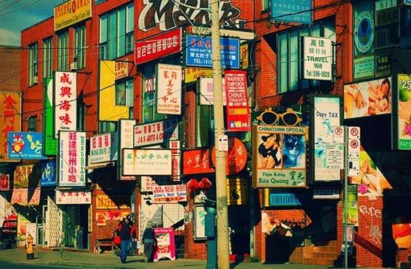 Toronto: Guided Walking Tour of Must-See Attractions - Who should book this Toronto walk