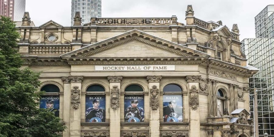 Toronto Highlights Walking Tour with Tower Entry - Union Station and Toronto’s downtown spine