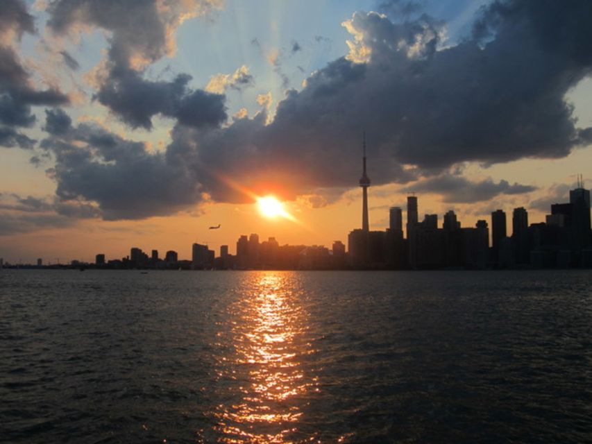 Toronto Islands: Morning or Twilight 3.5-Hour Bike Tour - Crossing Toronto Harbour by ferry