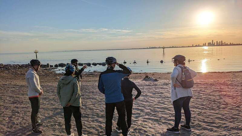 Toronto Islands: Morning or Twilight 3.5-Hour Bike Tour - Beaches, parks, cottages, and the yacht club