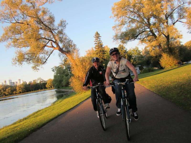 Toronto Islands: Morning or Twilight 3.5-Hour Bike Tour - Morning or twilight: choosing the right departure