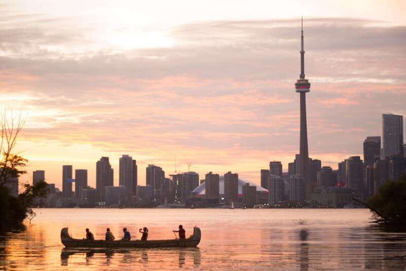 Toronto Islands: Sunset Canoe Tour - Through the lagoons and Toronto Islands waterways