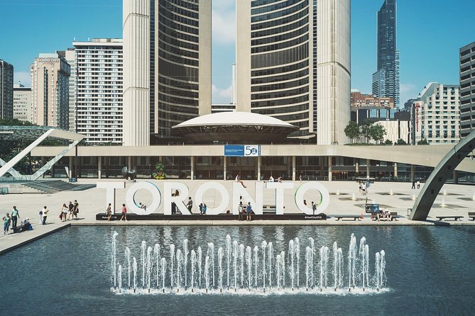 Toronto & Niagara Falls 2 Days Tour - Montreal to Ontario: a very long first morning