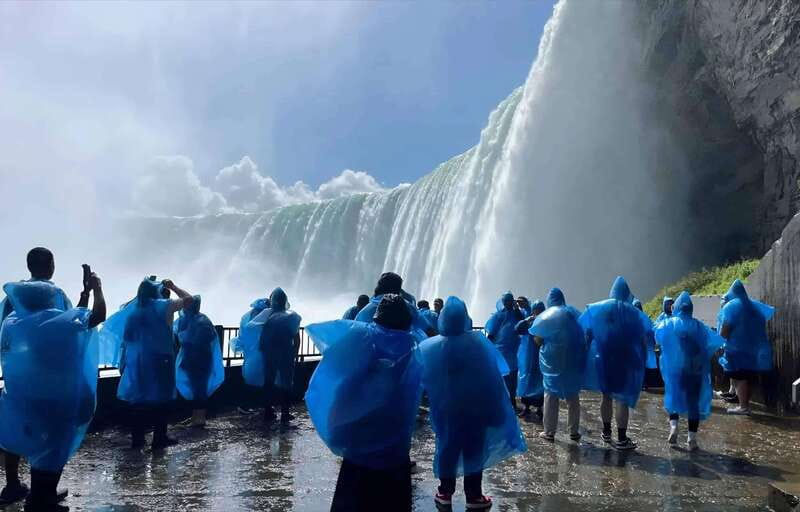 Toronto: Niagara Falls, Boat Ride & Journey Behind the Falls - Why this Toronto to Niagara Falls tour works