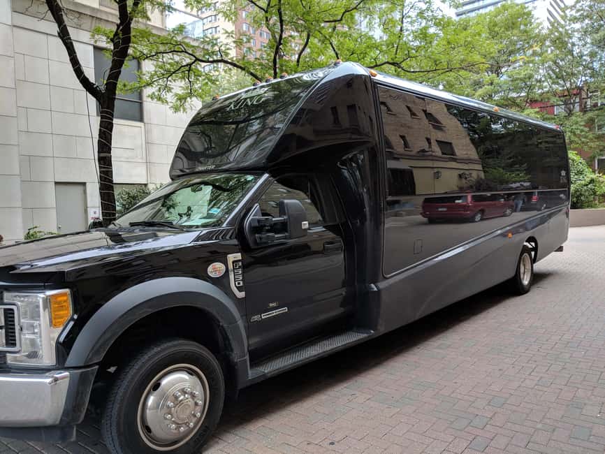Toronto: Niagara Falls Bus Tour with Maple Tasting and NOTL - The Whirlpool and scenic photo stops