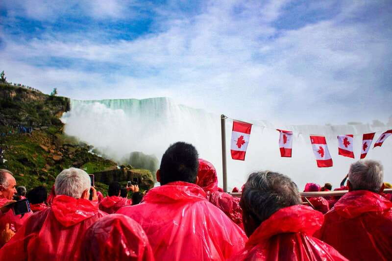 Toronto: Niagara Falls Tour with Cruise and Behind The Falls - Morning pickups from central Toronto
