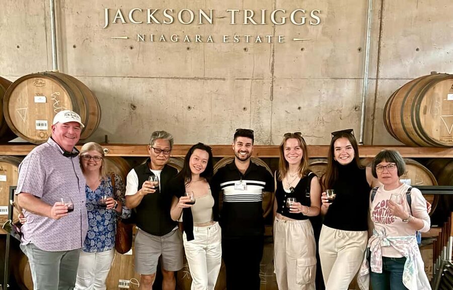 Toronto: Niagara-on-the-Lake, Wine Tasting & Chocolate Tour - A wine-country day instead of a Niagara Falls tour