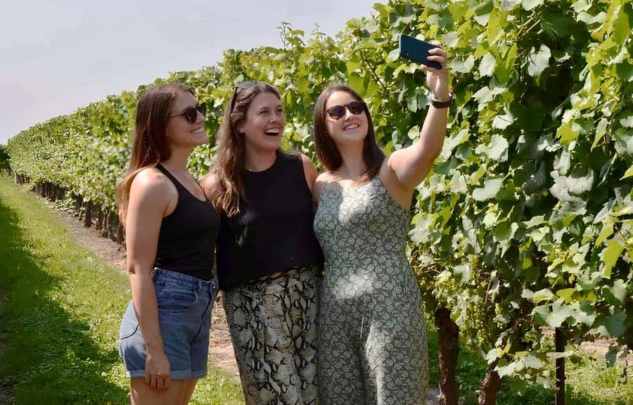 Toronto: Niagara-on-the-Lake, Wine Tasting & Chocolate Tour - CFX Chocolate Factory brings an easy first stop