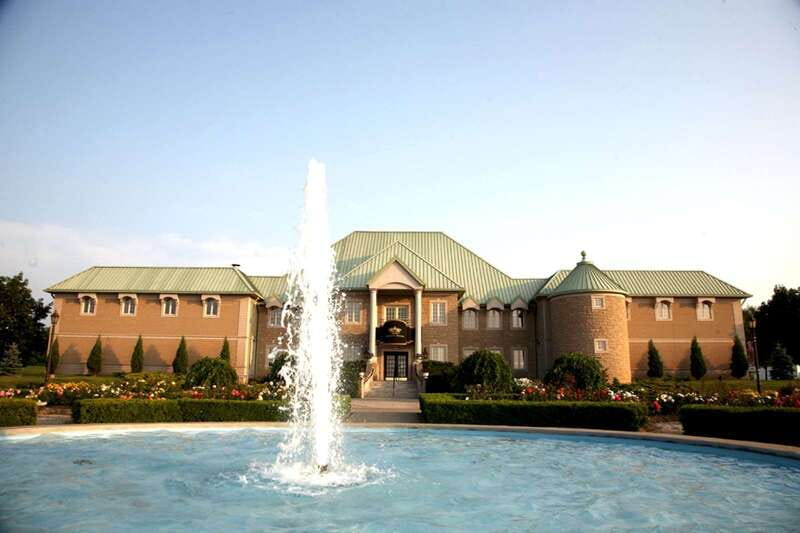 Toronto: Niagara Wineries Tasting Tour & Optional Lunch - Price and value at $166