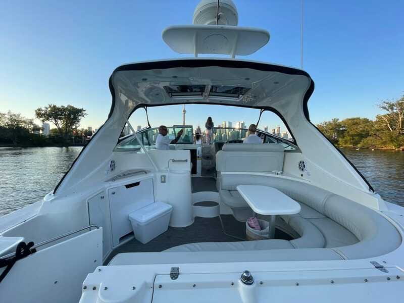 Toronto: Private Luxury Yacht Sightseeing Cruise & Prosecco - What the Captain Adds to the Hour
