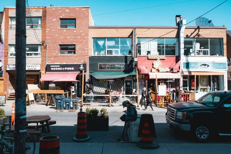 Toronto: Private Small Group City Tour with Local Guide - Toronto in four hours: what this tour is really for