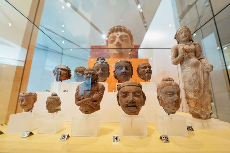 Toronto: Royal Ontario Museum Admission Ticket - Plan your time around four floors