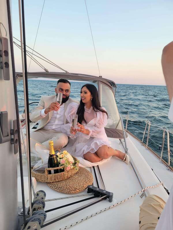 Toronto: Sailing Yacht Cruise of Toronto Harbor and Islands - What the captain and crew add