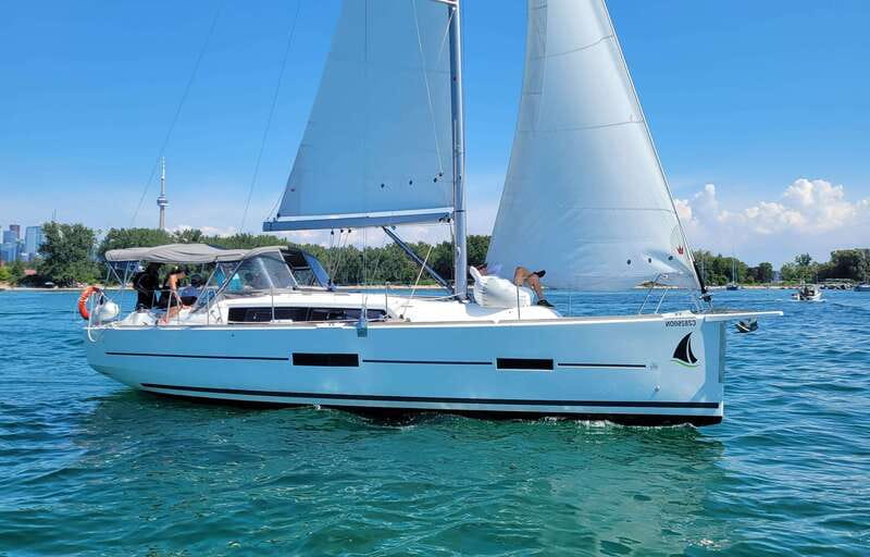 Toronto: Sailing Yacht Cruise of Toronto Harbor and Islands - Preparing for barefoot time on Lake Ontario