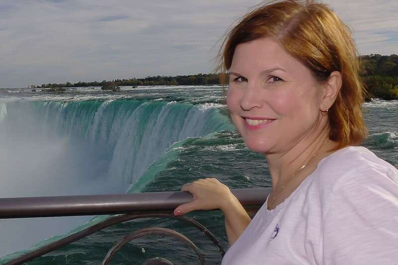 Toronto: Splendours of Niagara Falls Small Group Tour w/Boat - Key points to know before booking
