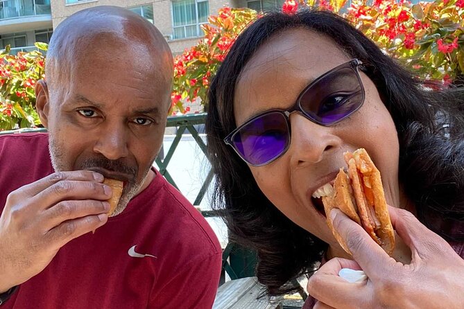 Toronto: St Lawrence Market Food Tour with 6 Food Tastings - How much food do you get for $73.75?