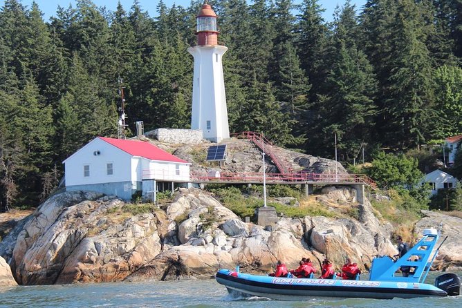Vancouver City and Seal Colony Scenic Boat Tour - English Bay and Stanley Park from a moving viewpoint
