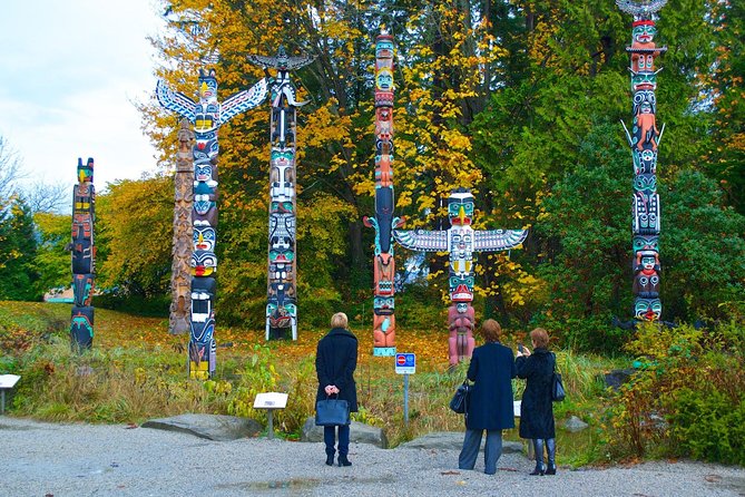 Vancouver City & Lookout Tour and Option to Add Airport Drop Off - Guides, group size, and the ride itself