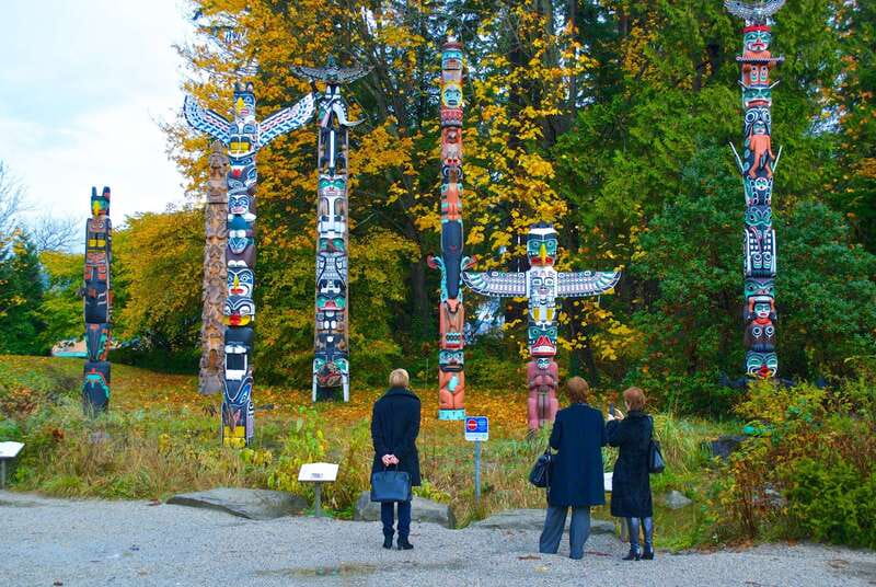 Vancouver: City + Lookout Tour & Option to Add YVR Drop-Off - Canada Place, the Olympic Cauldron, and Robson Street