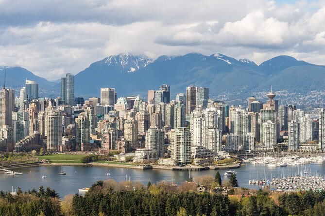 Vancouver City Tour with Admission to Lookout Tower - Stanley Park and the First Nations Totem Poles