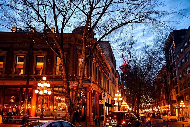 Vancouver Food Tour with 6 Tastings of Sushi, Chocolate, and more - The Gastown Steam Clock and the touristy side of the route