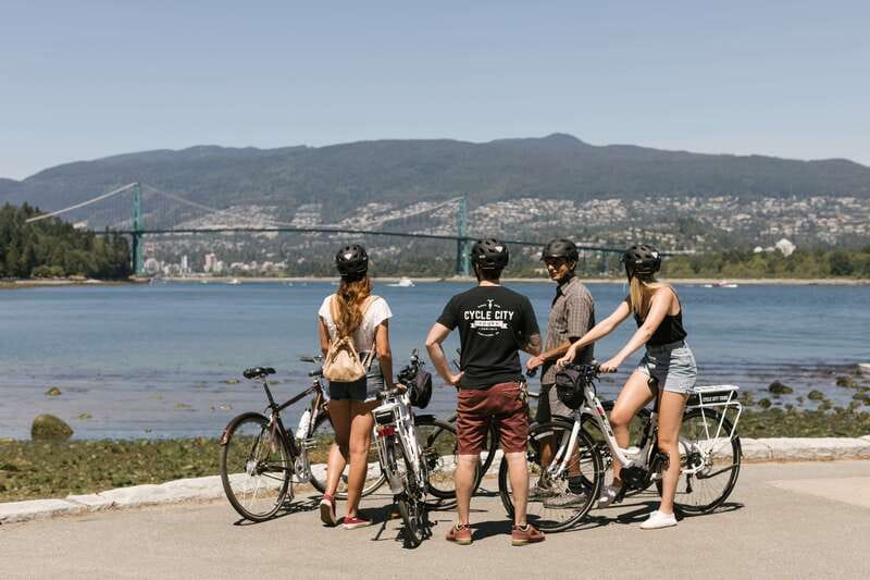 Vancouver: Guided Bike Tour - Stanley Park, Beaver Lake, and the seawall