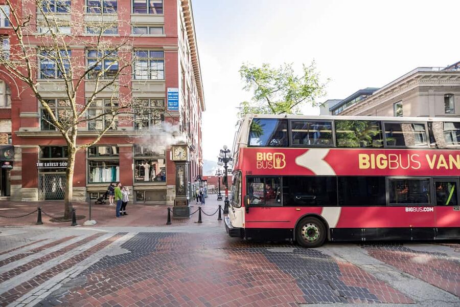 Vancouver: Hop-on Hop-off Sightseeing Tour with 10 Stops - Why this bus works well for a first day in Vancouver