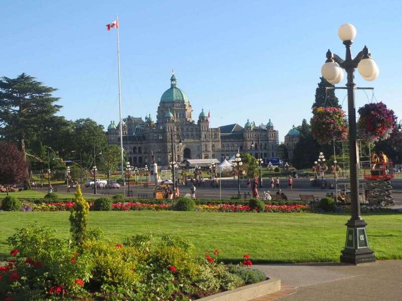 Vancouver: Victoria and Butchart Gardens by Seaplane - Should you book the Vancouver to Victoria seaplane tour?