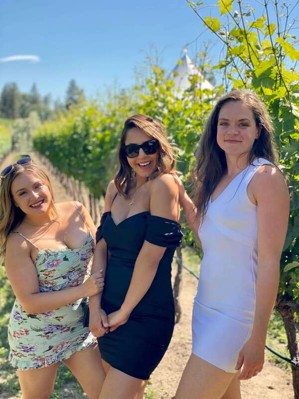 Vernon: Vernon Full Day Guided Wine Tour - The guide makes the day easier