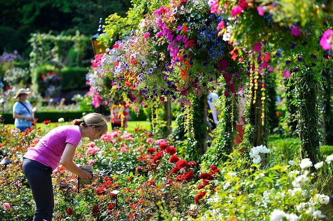Victoria & Butchart Gardens Tour with Ferry from Vancouver - Guides, group size, and the feel of the day
