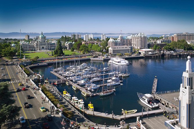 Victoria & Butchart Gardens Tour with Gulf Islands Cruise Ferry - What the guides add to a long travel day