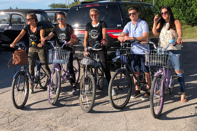 Vine and Dine Bicycle Wine Tour with Lunch - Pedaling between the wineries