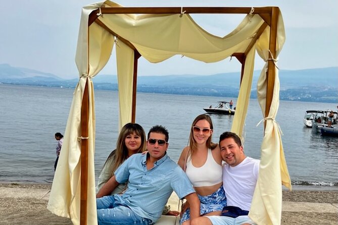 West Kelowna Full Day Wine Tour - Making room for a 90-minute lunch