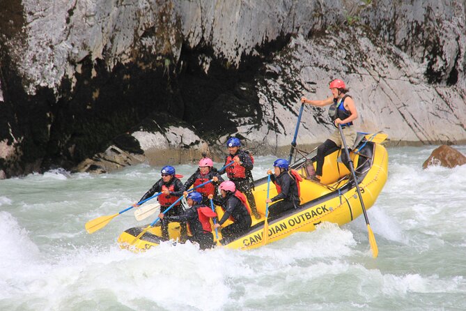 Wet and Wild Elaho Exhilarator Rafting - Your safety briefing and river preparation