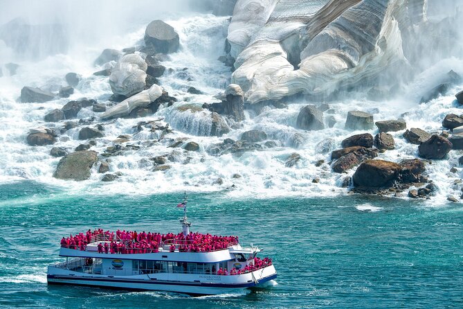 Winter Wonder Tour-A Journey Through the Tunnels Behind the Falls - Starting at Niagara Falls and Queen Victoria Park