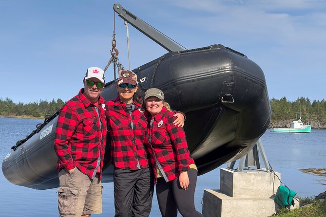 Zodiac Coastal Tour with Naturalist Guide: Lunenburg - Islands, plants, rocks, and working waters